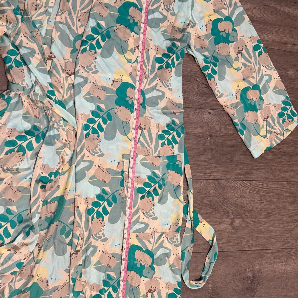 Pusheen Tropical Print Robe - Picture 3 of 6
